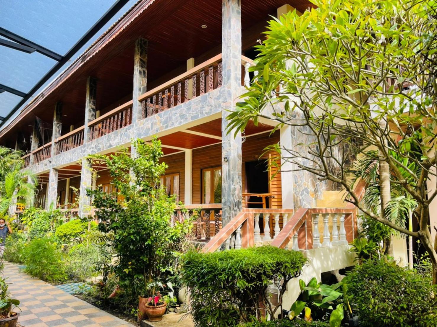Family House Resort, Haad Rin Bagian luar foto
