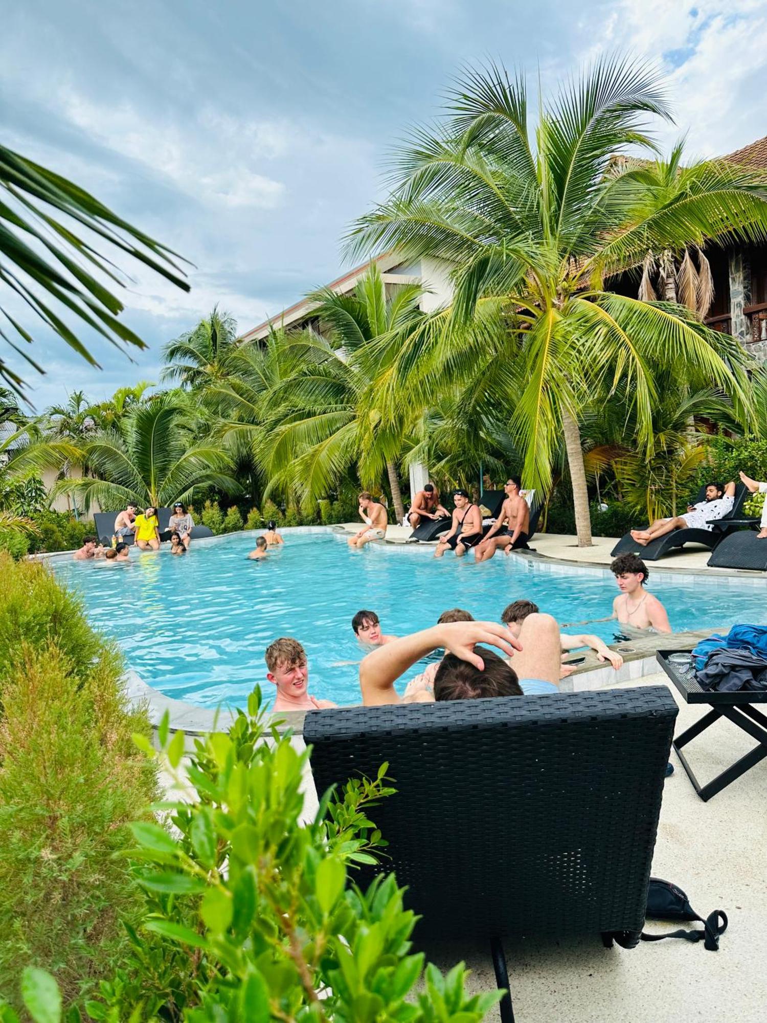 Family House Resort, Haad Rin Bagian luar foto