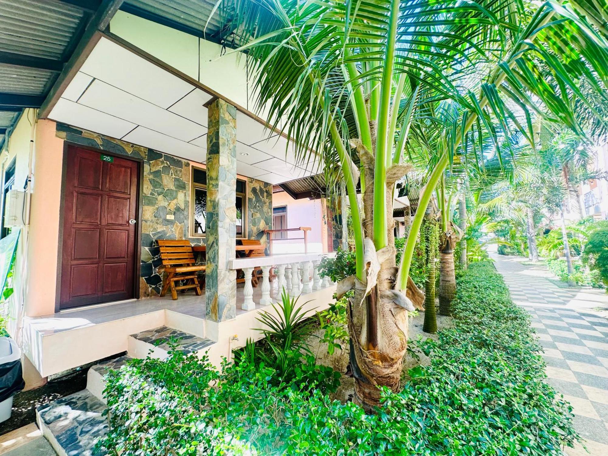 Family House Resort, Haad Rin Bagian luar foto